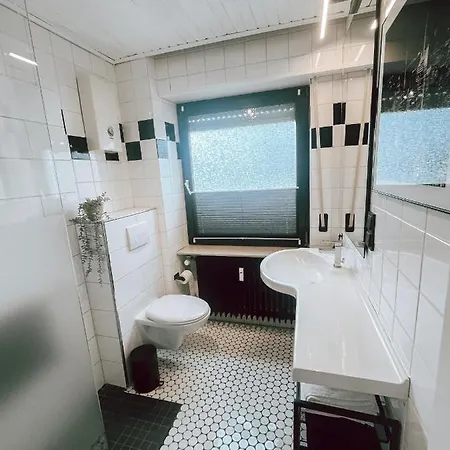 Gemuetliche Fuer 4 Personen דירה *